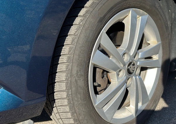 Skoda Fabia cena 37900 przebieg: 167600, rok produkcji 2020 z Warszawa małe 232